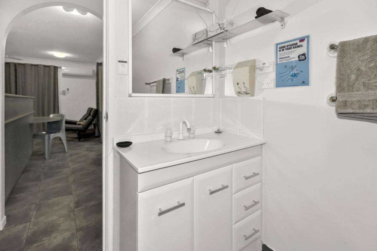 Balgal Beach Units Rollingstone Экстерьер фото